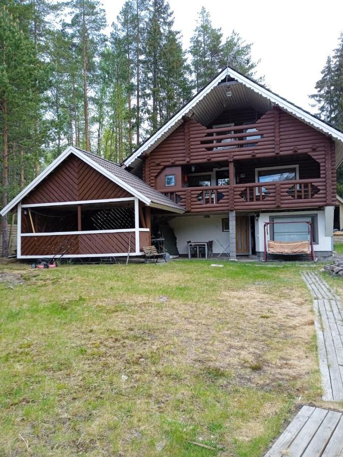 Viihtyisae Hirsimoekki Jaerven Rannalla Siikainen Ngoại thất bức ảnh